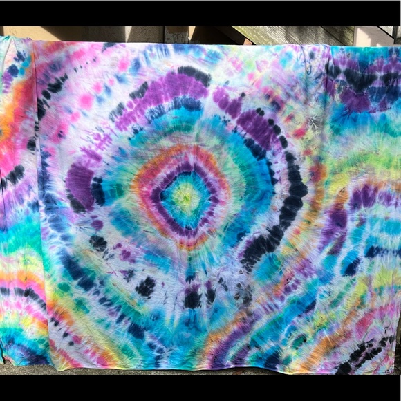 One-of-Kind Tie-Dyed Blanket!